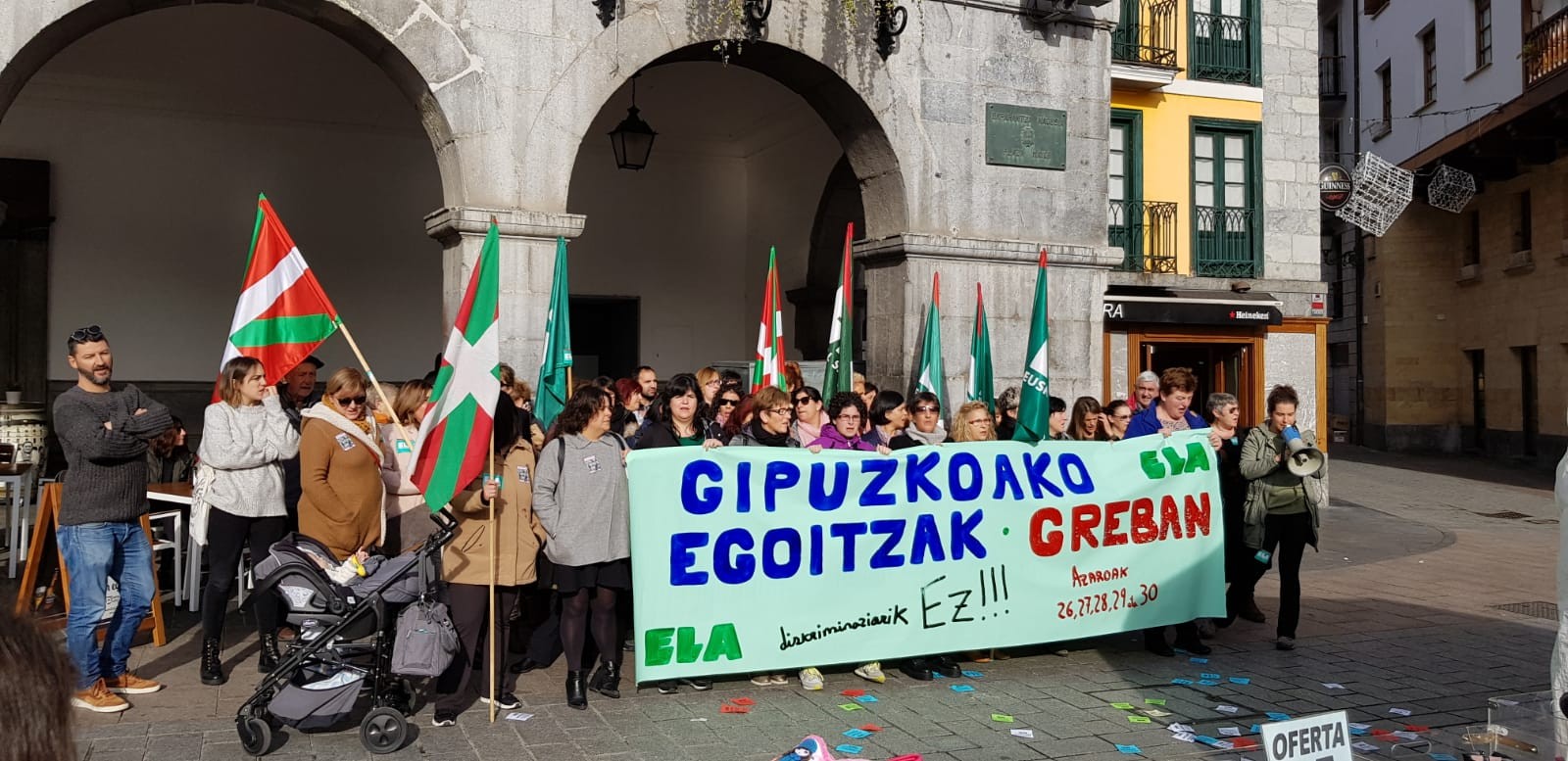 Elkarretaratzea egin dute adinekoen egoitzetako langileek, ELAk deituta
