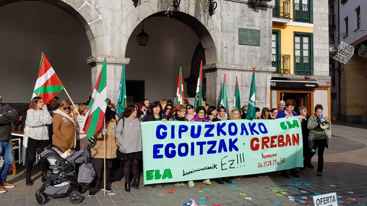 Adinekoen egoitzetako langileen borrokak ez du etenik