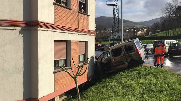 Zabor bilketako kamioi batek eta auto batek istripua izan dute Sanjuandegin