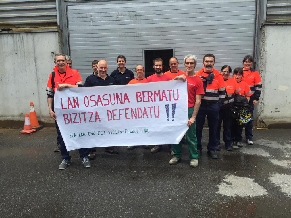 Salaketa Eguna deialdiarekin bat eginda, mobilizazioak egin dituzte herriko lantokietan
