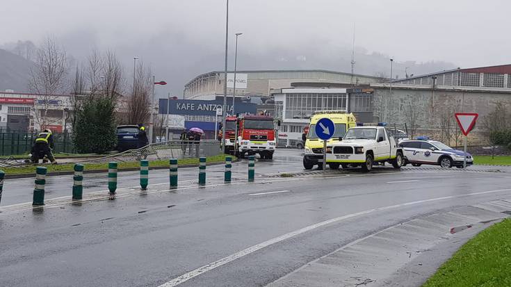 Pertsona bat zauritu da Landetan izan den istripu batean