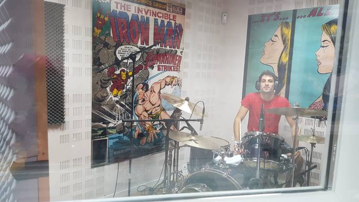 Egurra ta Kitto musika taldea bosgarren diskoa grabatzen hasi da