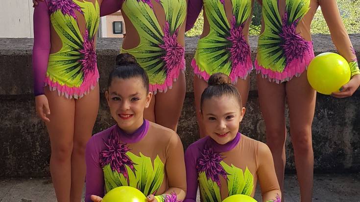 Loretoki gimnastika erritmiko taldearen erakustaldia