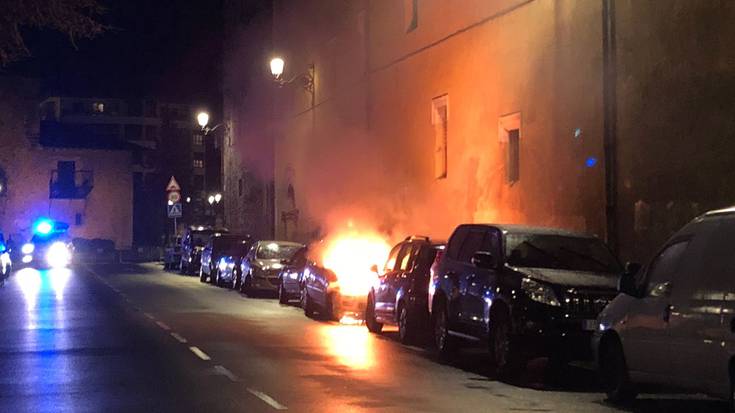 Auto batek su hartu du Zelai Luzen