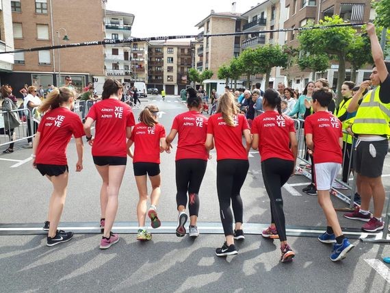 Entrenamenduekin hastear dira Xeye atletismo taldeko gazteak