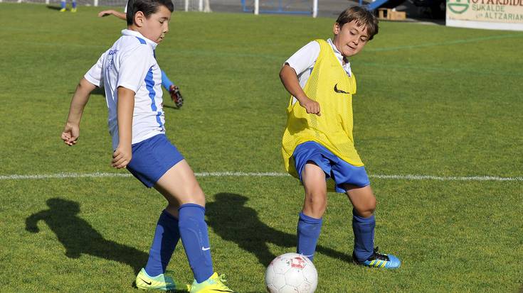 Infantil txiki eta alebin taldeak osatzeko deialdia