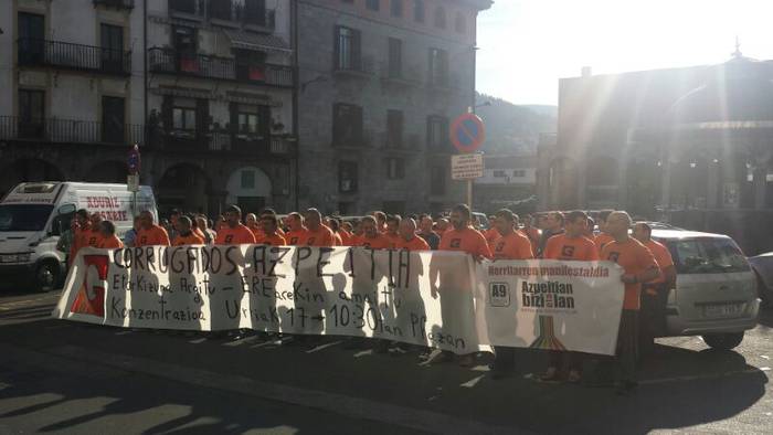 Corrugados Azpeitiako langileek ere bat egin dute A9ko manifestazioarekin