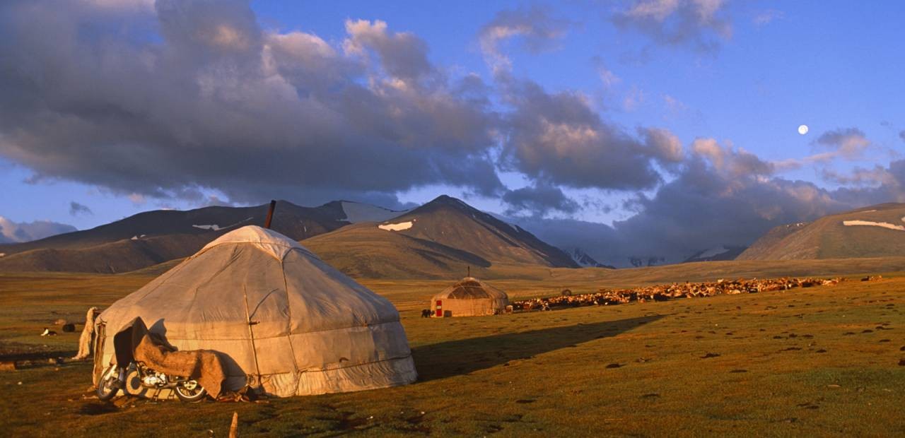 Mongoliara egingo duen irteeraz hizketan ariko da Joxe Ramon Agirre 'Marron', bihar