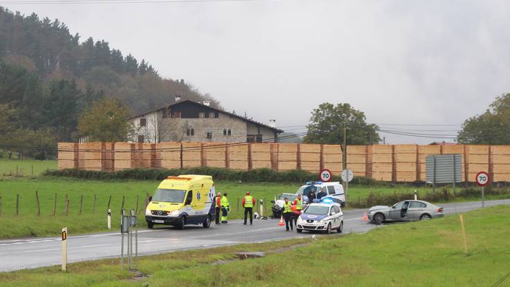 Gidari bat zauritu da Urrestillan izandako auto istripu batean