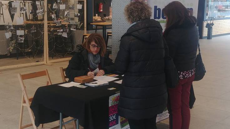 Bertanek bihar ere salduko ditu erosketa bonoak