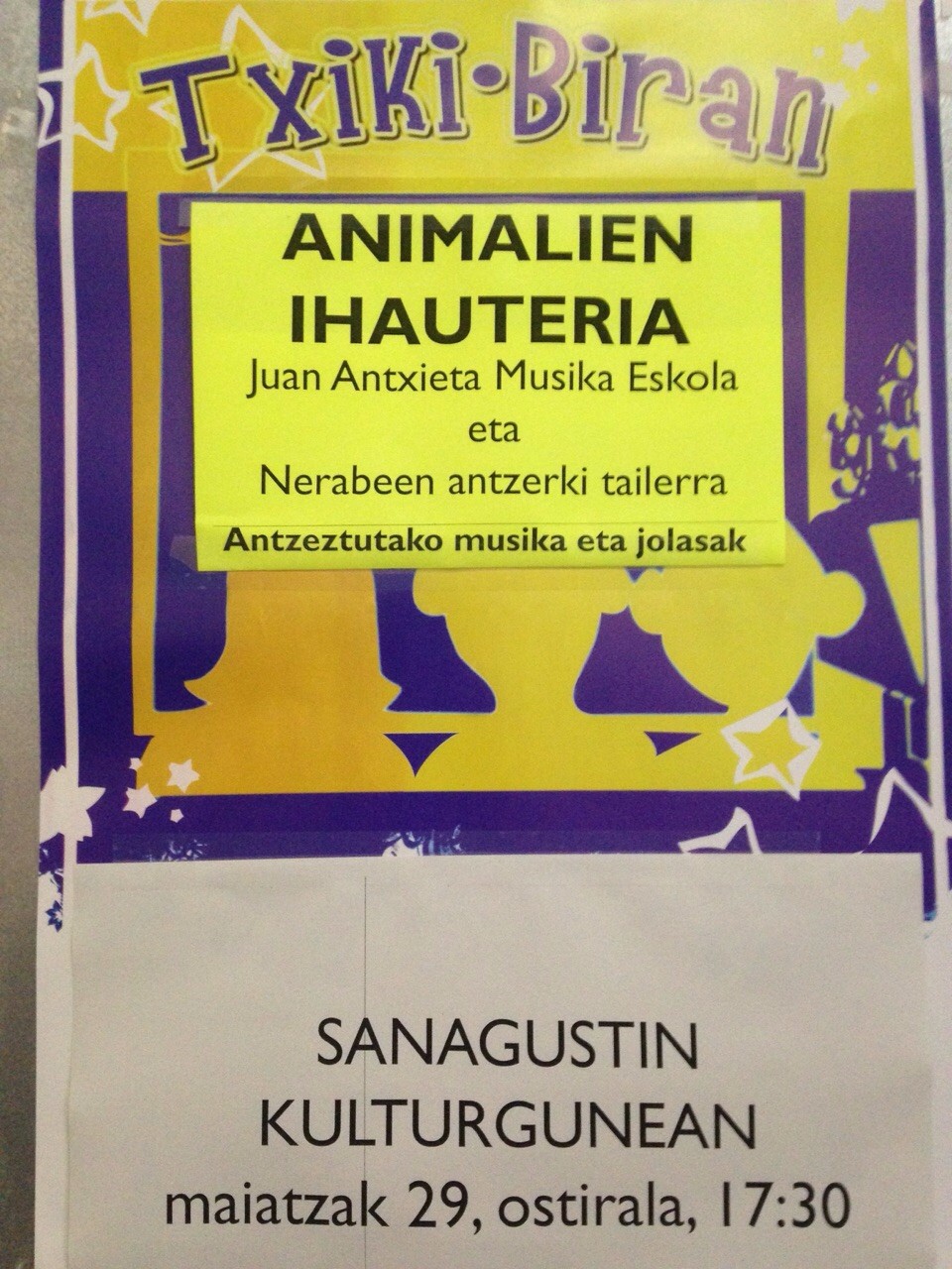 Musika eskolak eta antzerki tailerrak elkarlanean osatutako ikuskizuna taularatuko dute gaur