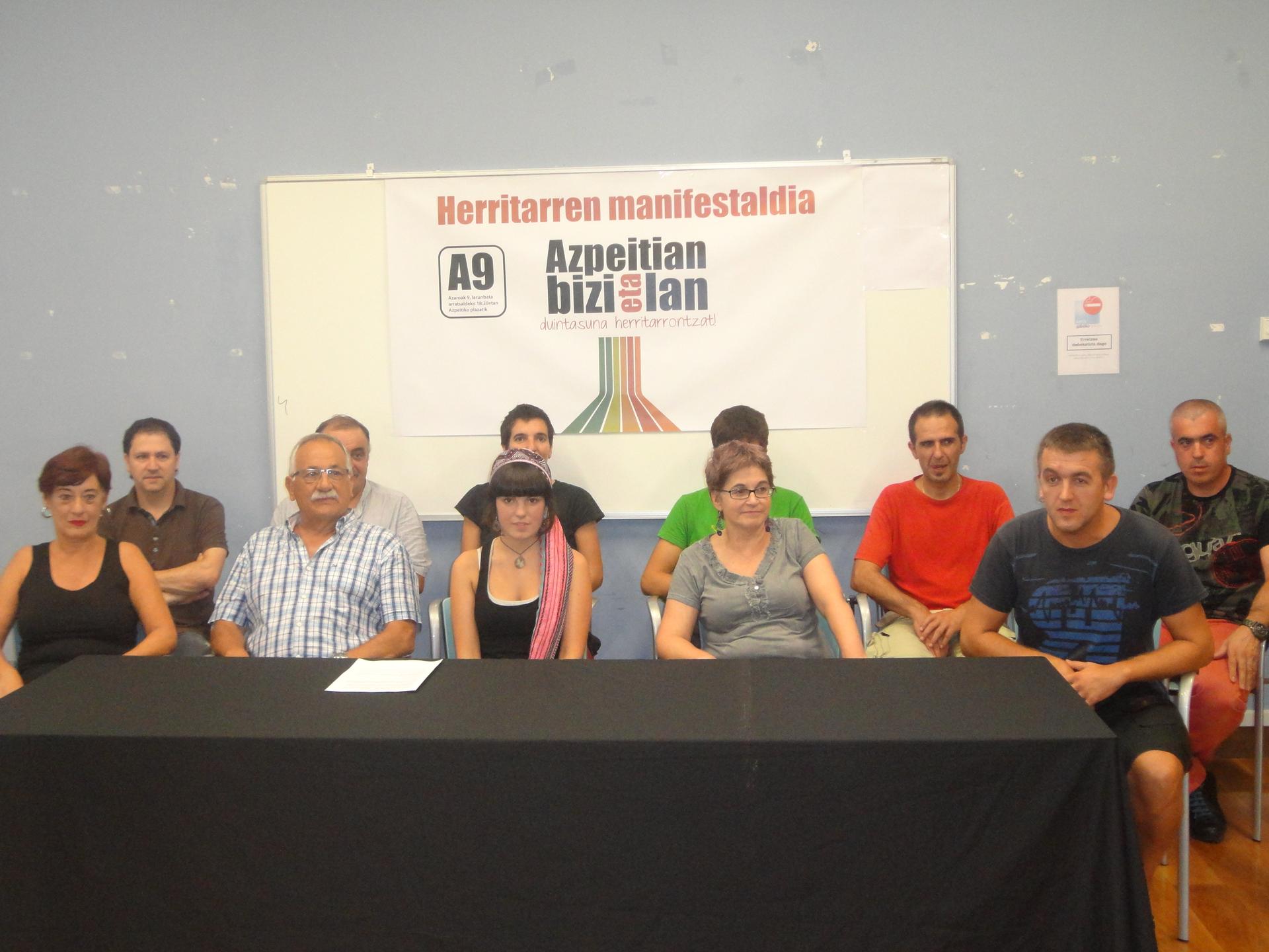'Azpeitian bizi eta lan, duintasuna herritarrentzat' lemapean manifestazioa deitu dute azaroaren 9rako