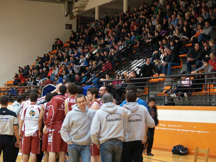 A Coruñarekin galdu (58-71) eta Ourenseren kontra jokatuko du Lan Mobel ISBk igoera faseko lehen kanporaketa