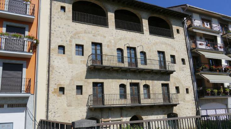 Euskal Herriko historiaren eta mitologiaren gaineko bi ikastaro eskainiko dituzte Basazabal jauregian