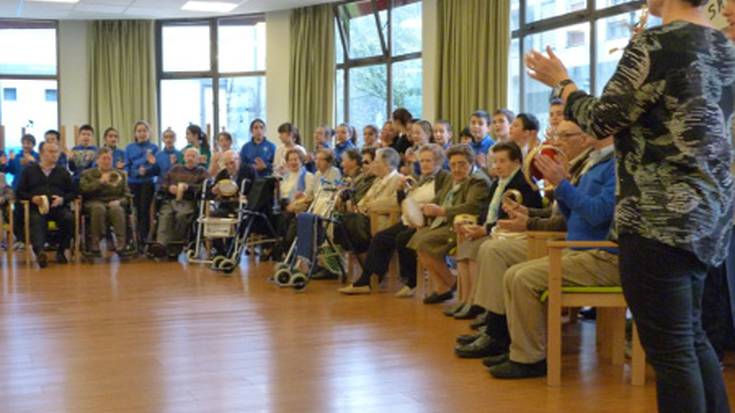 Hasi dituzte ospakizunak San Martin Egoitzan