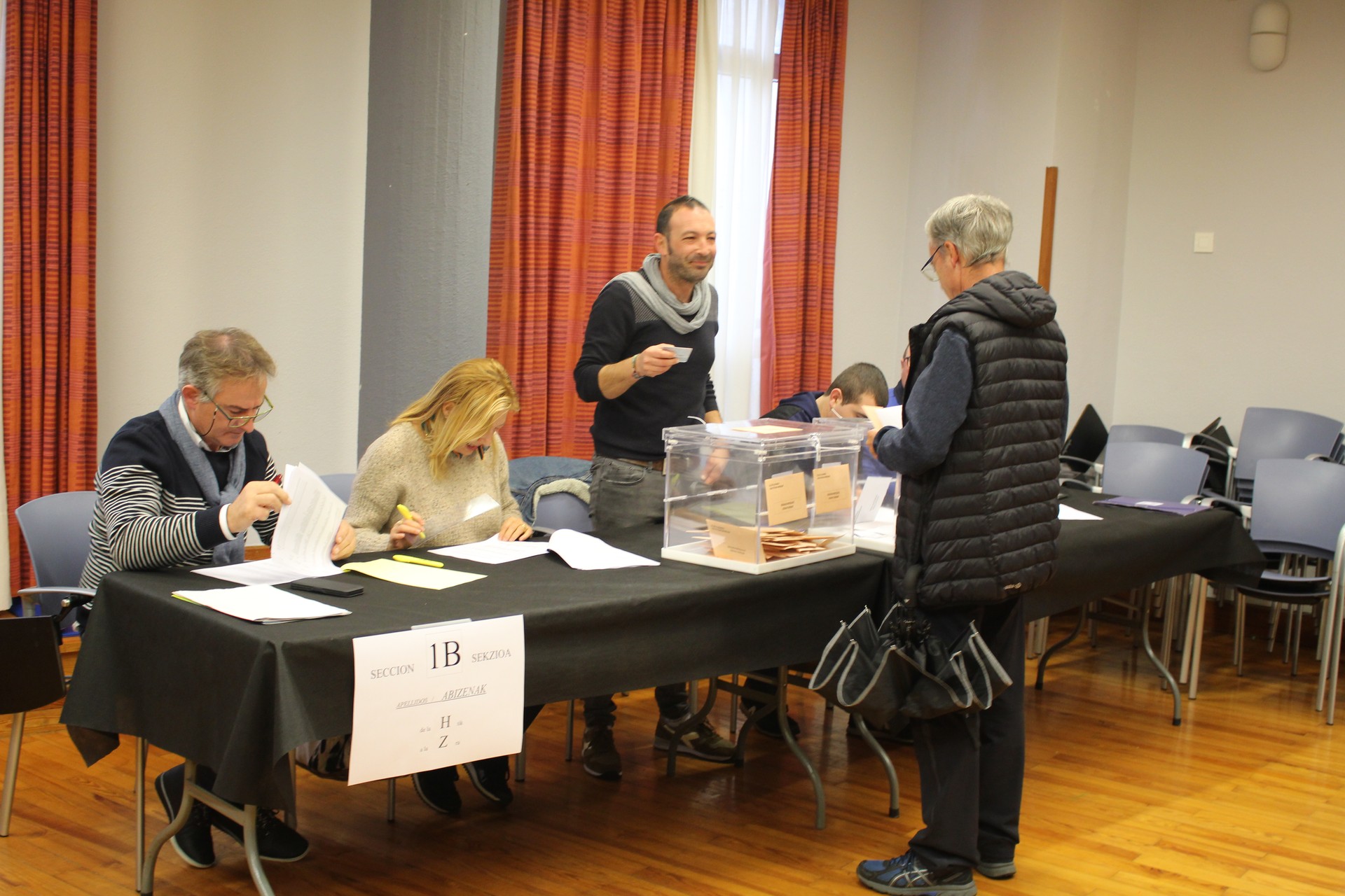 Astelehenean egingo dute uztailaren 12rako hauteskunde mahaiak osatzeko zozketa