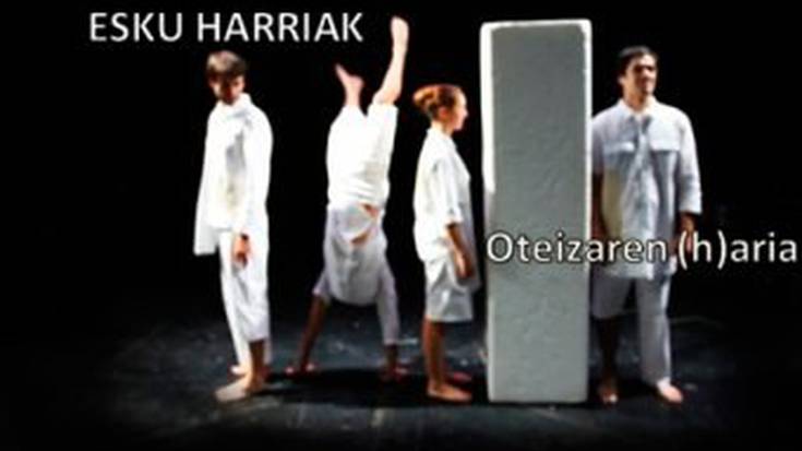 Ikuskizuna: 'Esku Harriak. Oteizaren (H)ariak'