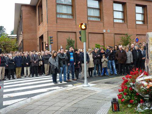 Inazio Uria gogoan izan dute, ETAk hil zuen hirugarren urteurrenean