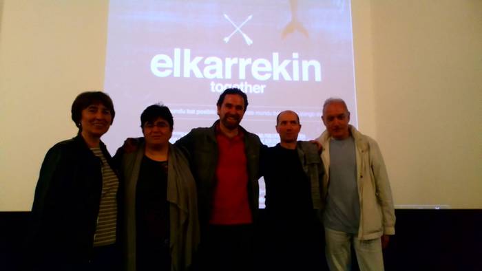 'Elkarrekin-Together' dokumentala aurkeztu du Angel Oiarbidek