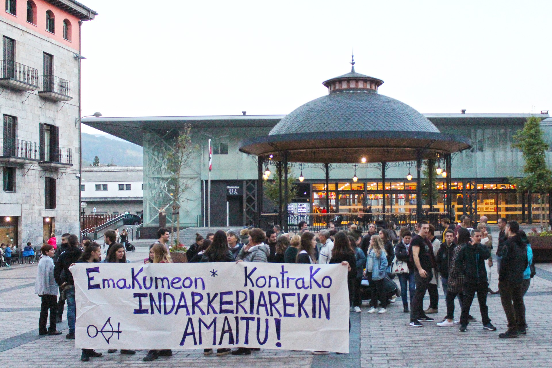 Bardozeko hilketa matxista "gogor" salatu du Udalak