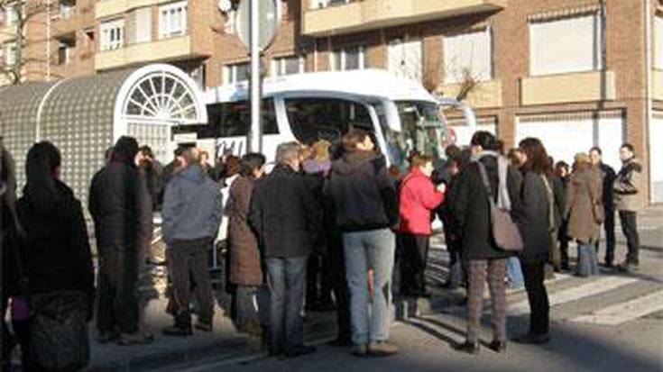 Hiru autobus beteta 'Egunkaria'-ren aldeko manifestaziora