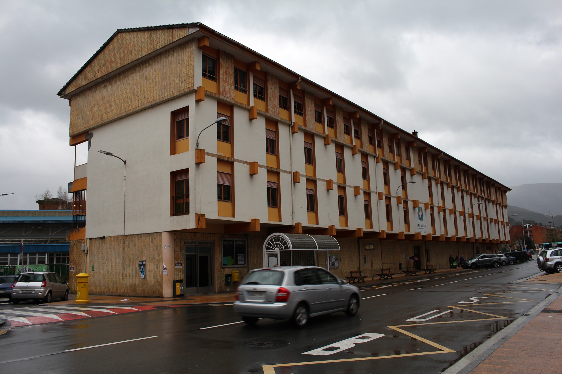 Iraurgi Ikastetxeak Betharram berritzeko eta erabiltzeko hitzarmen berria onartu du Udalak