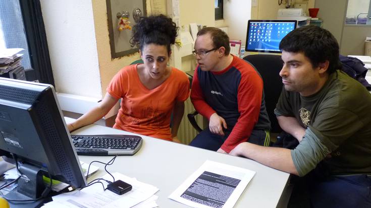 Azpeitiko Txolarteko kideak Uztarrian izan dira elkarrizketa digitalean