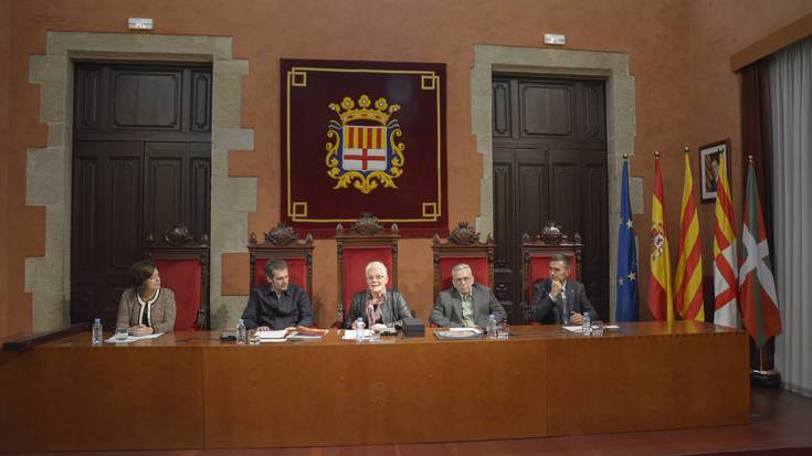 Manresarekin elkarlanerako bidea jorratzen hasi da Udala