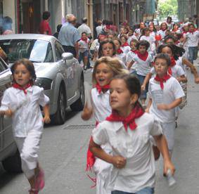 Haurrek sanferminak ospatu dituzte