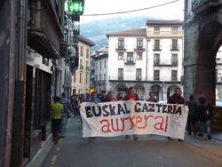 Gazte Independentisten aurkako sarekada salatzeko, manifestazioa