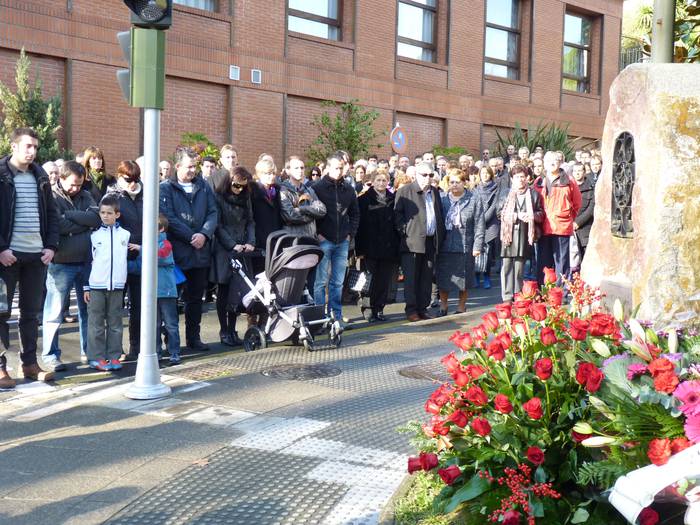 Inazio Uria omendu dute, haren hilketaren laugarren urteurrenean