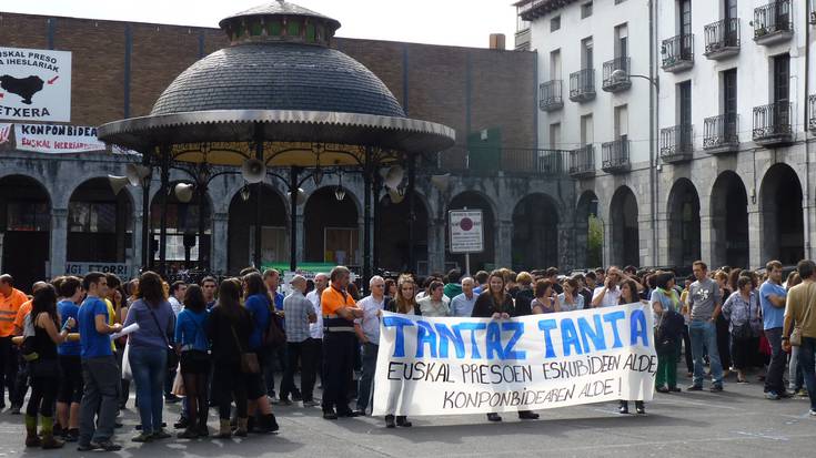 Hurrengo ordu eta egunetan hainbat mobilizazio izango da, Herrira-ren kontrako operazioa salatzeko