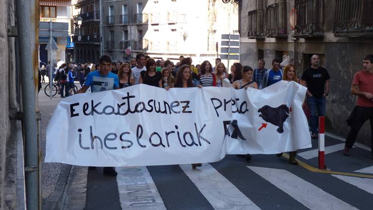 Salgai daude Elkartasun Eguneko kroserako dortsalak eta bazkarirako sarrerak