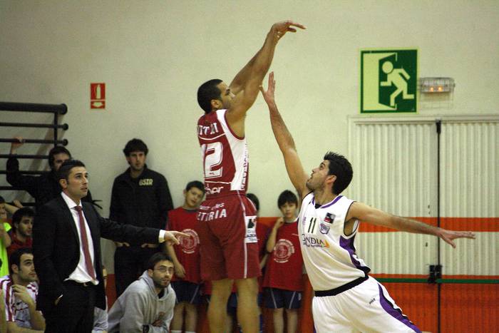 Lan Mobelek garaipena lortu du Gandiaren kontra