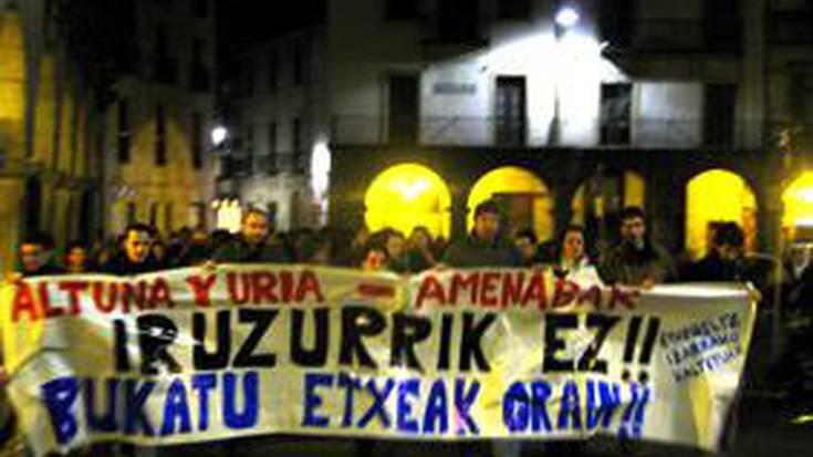 Etxebeltz-Izarrako etxejabeen manifestazioa