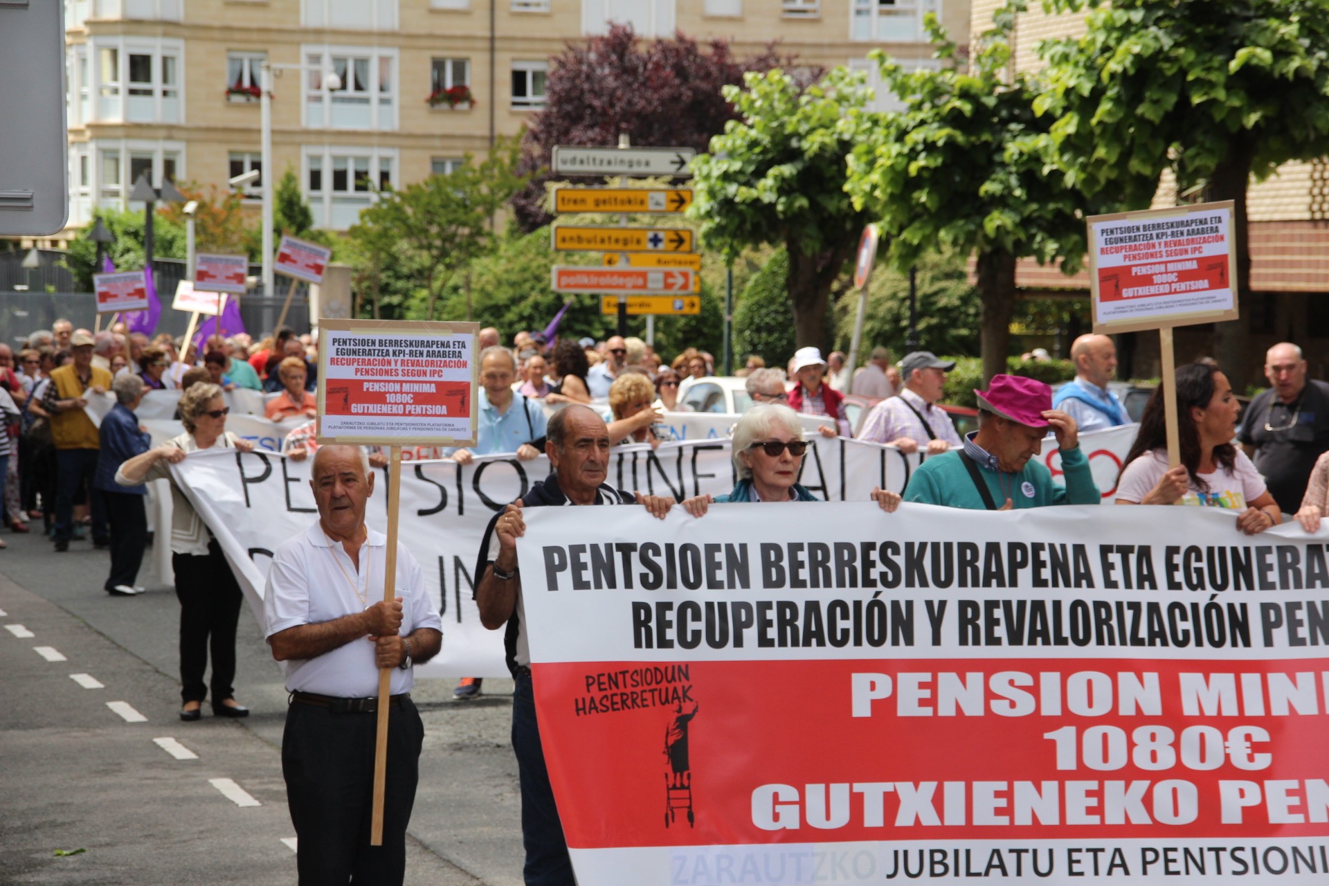 Eskualdeko pentsiodunek elkarretaratzea egingo dute plazan abuztuaren 1ean