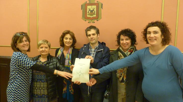 Azpeitiarrei arreta soziosanitario koordinatua bermatzeko protokoloa sinatu dute