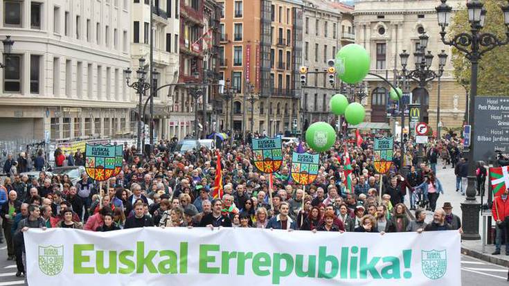 EH Bilduk euskal errepublikaren alde egingo duen manifestaziora joateko autobusa antolatu dute