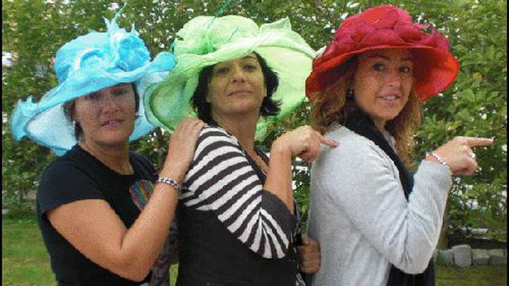 Etxean estreinatuko du Lakrikunek 'Prest gaude!' antzezlana