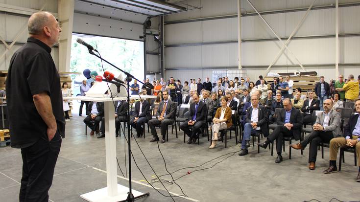 Festa giroan ospatu dute Azkueren inaugurazioa
