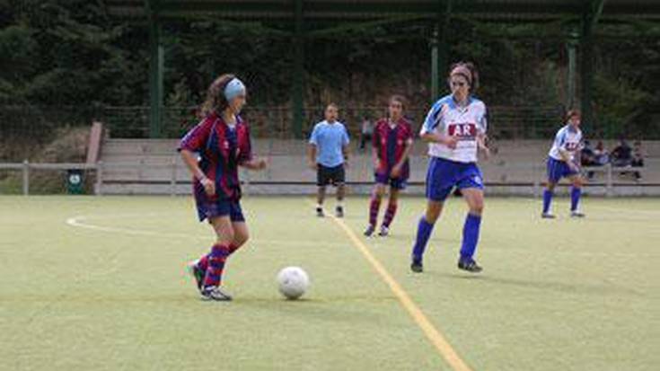 Neskei zuzendutako entrenamendu saioa deitu du Lagun Onak futbol taldeak