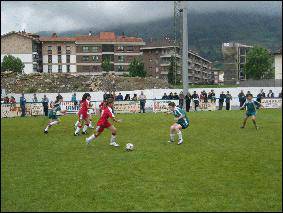 Etzi eskolarteko futbol txapelketako finala da
