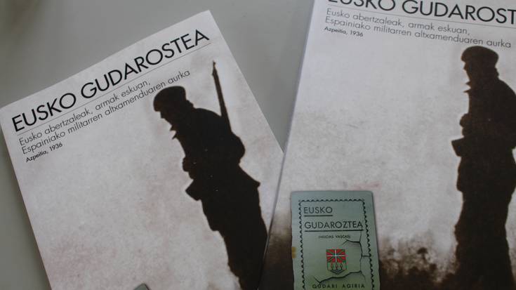 Eusko Gudarostearen inguruko bi liburu zozkatu ditu Uztarriak