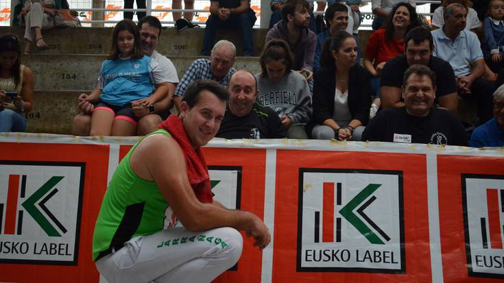 Mikel Larrañaga Euskal Herriko Lehen Mailako Aizkora Txapelketa irabazteko faboritoen artean da