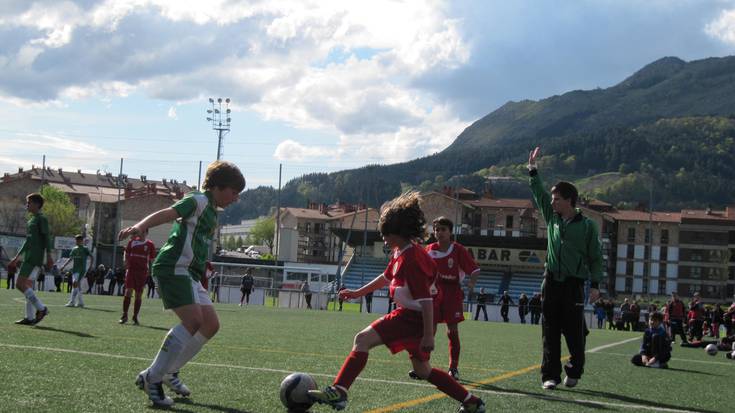 Giro bikainean jokatu dute Udaberriko Iraurgi Cup futbol 8ko txapelketa