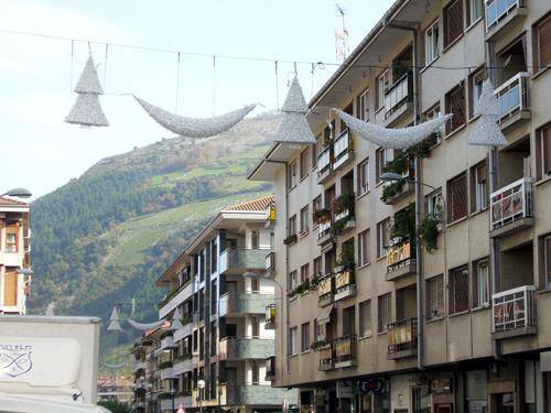 Gabonetako argi berriak, kontsumo gutxiko bonbillekin
