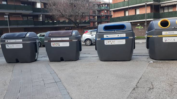 Edukiontziak espaloian