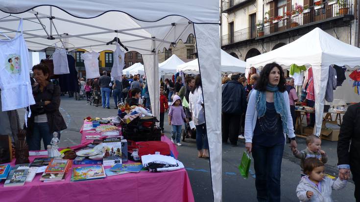 Bidezko merkataritza eta bigarren eskuko azoka maiatzaren 18an izango da