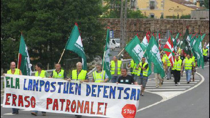 Azcue y Cia enpresako zuzendaritzak hartu duen jarrera salatu du ELAk