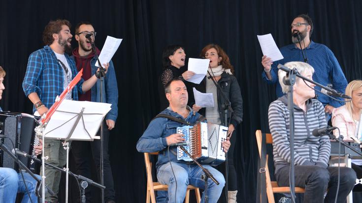 KBeat taldeak kontzertua eskainiko du igande arratsaldean